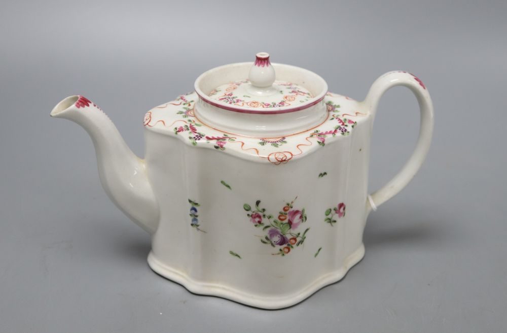 A New Hall famille rose tea pot and cover, circa 1795, 15cm high